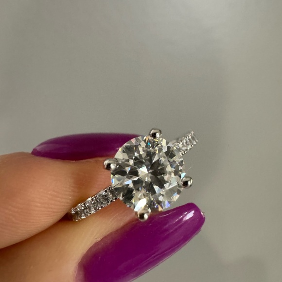 1.5CT moissanite diamond engagement ring (size 5) - Picture 10 of 10